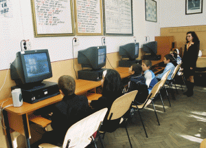  Există dotări digitale în şcoli dar sunt foarte vechi
