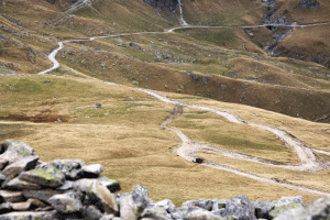 Drum roman, pavat cu piatră de Carol al II-lea, reabilitat de nemţi în Al doilea Război Mondial, cel mai înalt drum montan din România (Pasul Urdele- 2141 m)