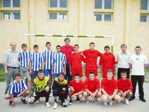 De 5 ani are loc o întâlnire anuală de fotbal între echipele CT „Gral. Gheorghe Magheru” şi Şcoala Generală Ceauru