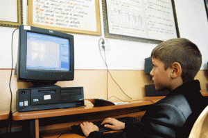 Internetul de bandă largă rămâne doar un deziderat în şcolile gorjene