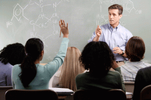 Cei mai buni profesori din învăţământul gorjean vor putea obţine gradul de profesor emerit