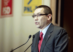 Premierul Victor Ponta acuză pe Traian Băsescu de metode securiste