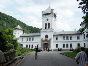 Mulţi dintre slujitorii din satele Gorjului aparţineau Mânăstirii Tismana