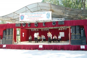 Tinerii participanți la festival s-au întrecut în cântec și joc