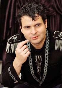Bacio, artistul gorjean care a uimit România cu Proiectul „Elvis”