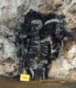 „Moartea”- o pictură în tehnica negrului de fum, aflată în Peștera Polovragi