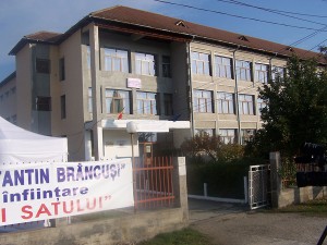 Liceul Tehnologic din Peştişani are în diverse stadii de implementare patru proiecte cu finanţare europeană