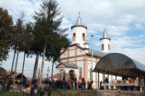 Biserica din satul Dănești a fost resfințită, după reabilitare