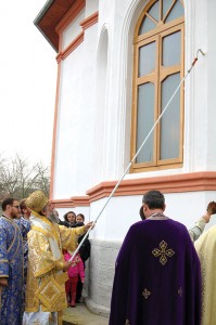 Ritualul de resfințire a fost oficiat de IPS Irineu, Mitropolitul Olteniei
