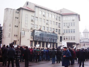 Protestul sindicaliștilor nu i-a impresionat pe membrii administrației