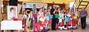 Toți copiii care au urcat pe scena festivalului au primit cadouri și diplome de participare