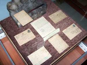 Din Lagărul de la Târgu Jiu s-au păstrat scrisori trimise celor dragi de acasă