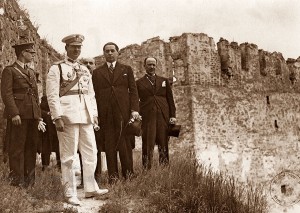 Carol al II-lea și Gheorghe Tătărescu  în vizită în Basarabia cu câțiva ani înainte de evenimente