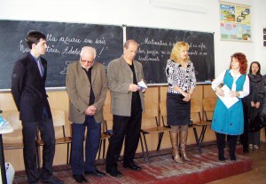 Elevii și cadrele didactice din Novaci studiază istoria recentă a României.