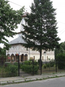 Biserica “Sfântul Nicolae” era construită în 1813 și era filială a Bisericii “Sfinții Apostoli”, așa cum arăta ea în 1903