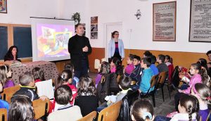 Elevii din Băleşti au primit foarte bine proiecţiile ASTRA FILM