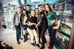 Zig Zag e un grup de tineri antreprenori, cu vârste între 22 şi 29 de ani, din regiunea Moldovei