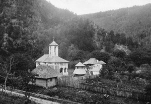 Iată cum arăta actuala Mânăstire Lainici la 1900