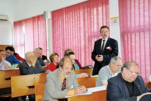 Profesorul universitar  Toader Nicoară a fost unul dintre cei care au conferenţiat în faţa profesorilor din toată ţara