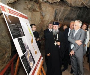 Muzeul a fost inaugurat în prezenţa guvernatorului BNR, Mugur Isărescu şi a ÎPS Irineu, Mitropolitul Olteniei