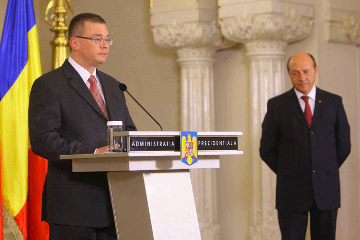 Primul ministru interimar, Mihai Răzvan Ungureanu, face guvernul