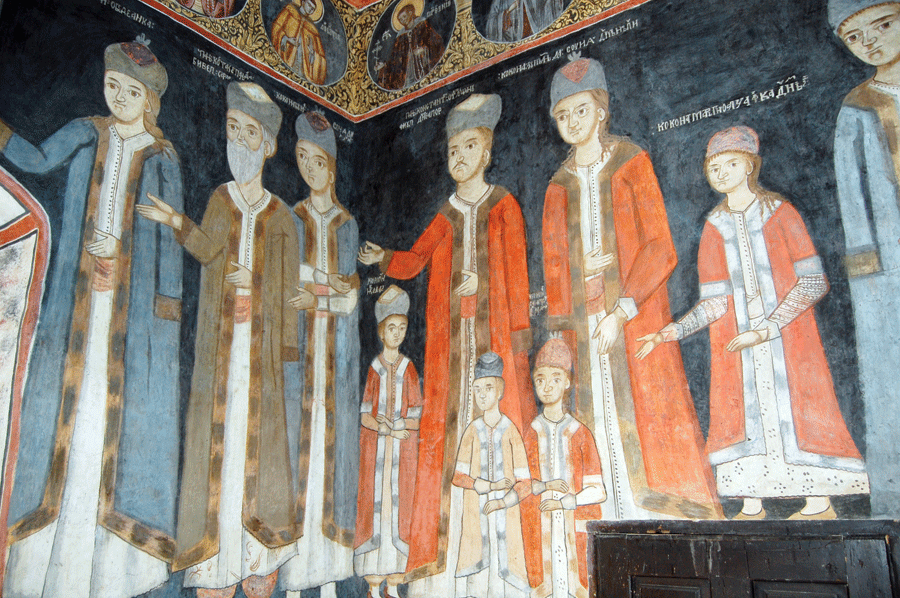 Ctitorii Mânăstirii, pictați în pronaos, în stil brâncovenesc