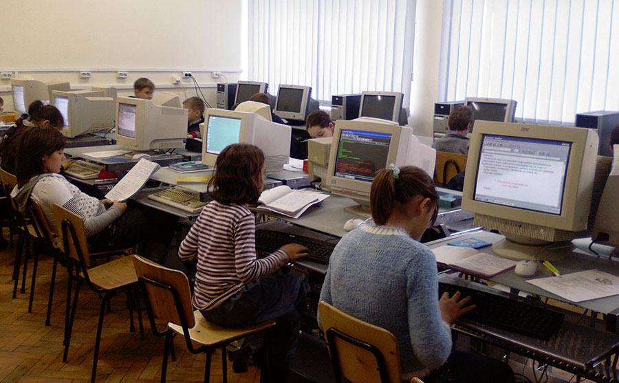 internet-in-scoala